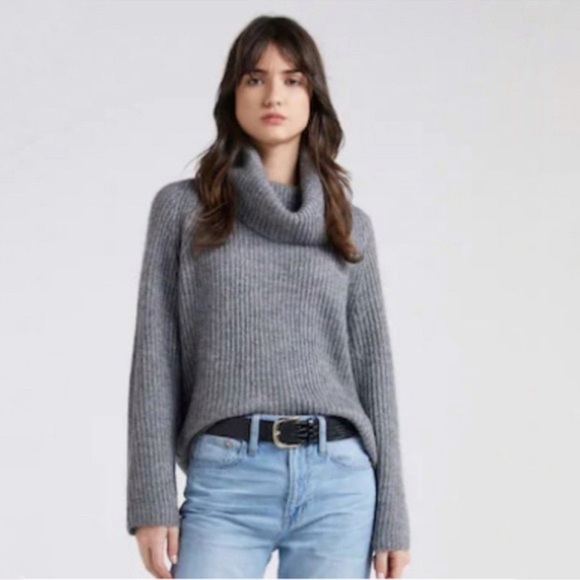Point Sur J Crew Cozy Gray Mohair Ribbed Turtleneck Sweater - Picture 1 of 4